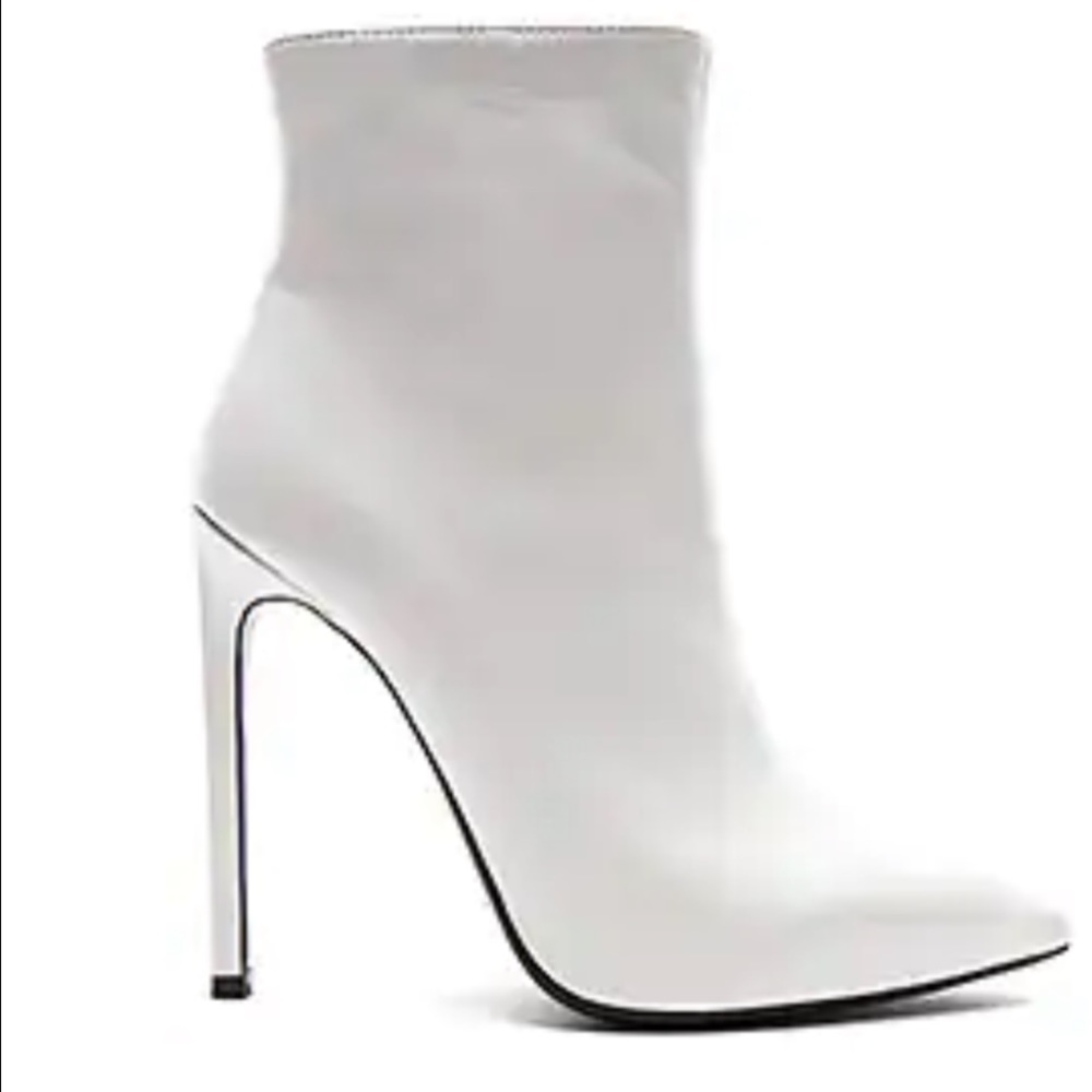Freddie Bootie in White Capretto
Tony Bianco